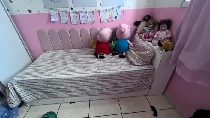 Cama solteiro com cama auxiliar