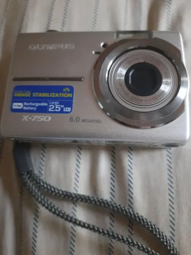 MÁQUINA FOTOGRÁFICA OLYMPUS 6.0