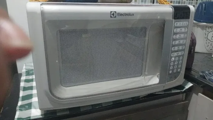 Microndas eletrolux 30 l
