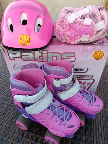 Vendo patins com todos os acessórios foi usado mas está em bom estado Tam 31 ao 34
