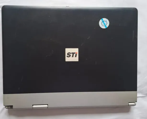 Notebook STI (semp toshiba informática), modelo infinity IS-1522, sem bateria