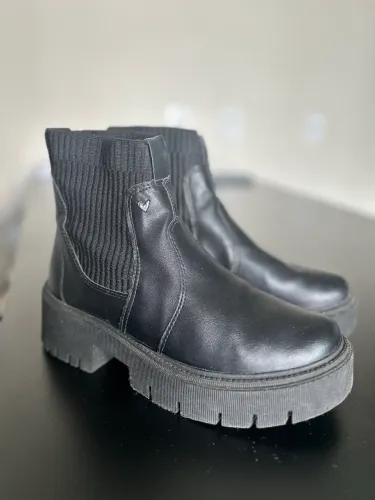 Bota Coturno Feminino Mississipi Tratorada Preta (Cano Knit / Meia) - Pouco Usada