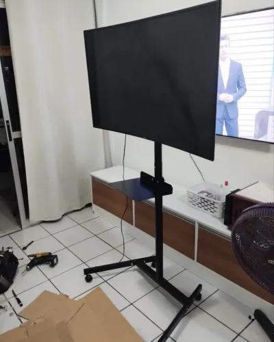 Rack Pedestal para Tv de 10 - 70 Polegadas com rodinha