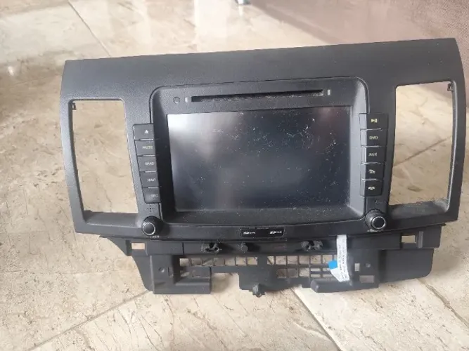 Aparelho de som com moldura pra lancer 2014/2015