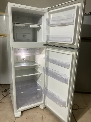 Geladeira Continental fros free funcionando bem