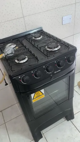 Fogão semi novo 