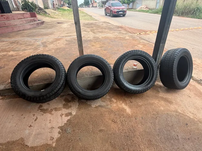 Pneu aro 18 pra caminhonete Hilux modelo General 