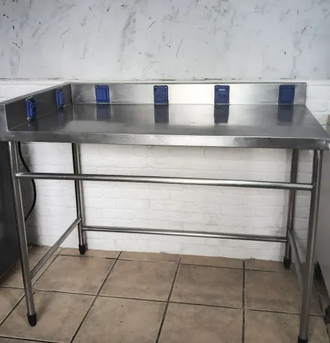 Mesa de inox usada em perfeito estado 120x97cm<br>