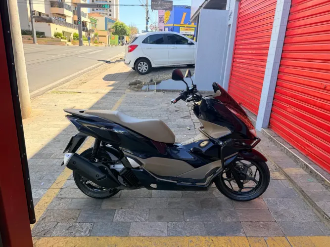 Honda PCX DLX 2025 único dono