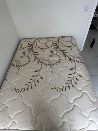 Cama de Casal(Base de madeira) + Colchão Ortobom