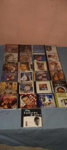 Lote de CDs originais Cantores variados.