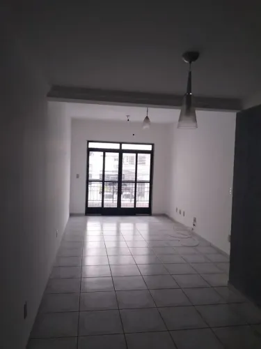 Imóvel para aluguel com 99 metros quadrados com 3 quartos em Vila Valqueire - Rio de Janei