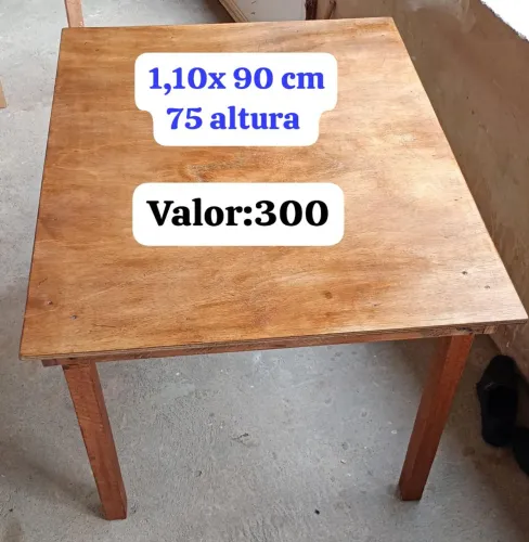 Mesa de madeira grande 