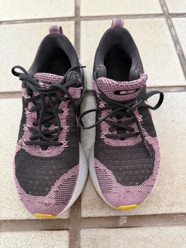 Tênis NIKE INFINITY REACT FLYKNIT 36 . Ideal para corrida pelo conforto.