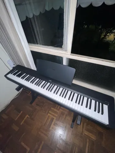 Piano Digital Yamaha P-145BT - 88 Teclas com Bluetooth