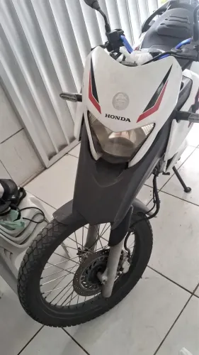 HONDA XRE 300 BRANCA 2013