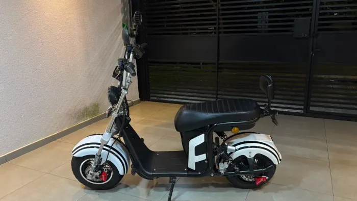 Scooter X13 semi nova 