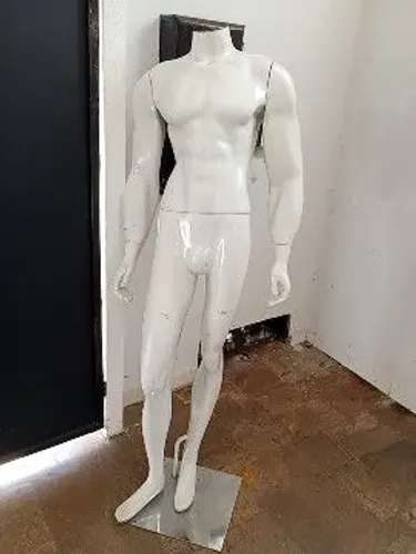 VENDO MANEQUIM MASCULINO