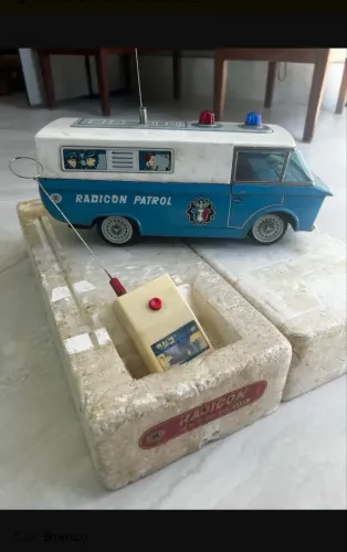 Carrinho japonês antigo com controle remoto