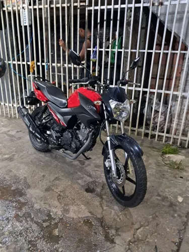 Vendo moto nova e conservada