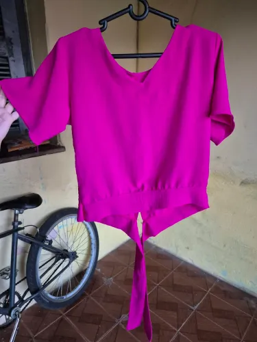 Blusa com amarração atrás, Tamanho M