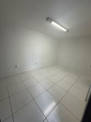 Sala D no Canela: 75m2 - 2 andares / 4 ambientes / 2 banheiros / 1 copa