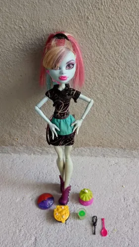 Boneca Abbey Bominable monster high 