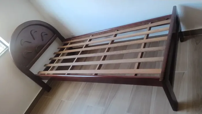 Cama solteiro com colchão 