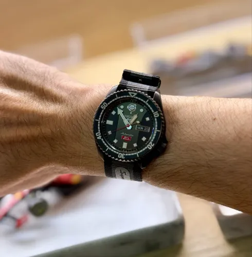Relógio Seiko 5 Sports SKX Honda Super Cub Ed. Limitada SRPJ75
