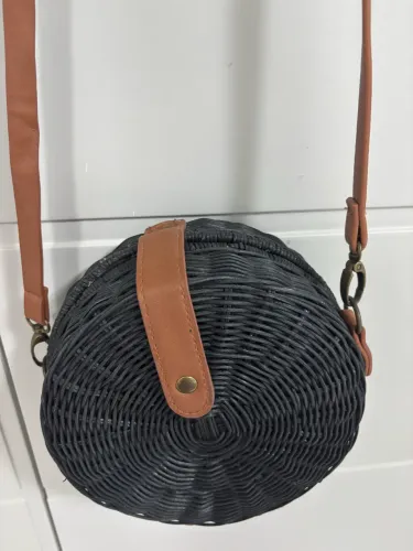 Bolsa rattan preta redonda