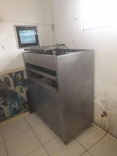Vendo churrasqueira industrial