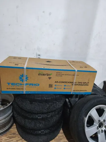 Vendo evaporadora techfrio 12mil BTUs inverter 