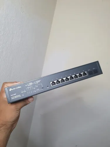 Switch TP-Link Smart de 10 Portas com 8 Portas Gigabit PoE+ e 2 Slots SFP - Gerenciável
