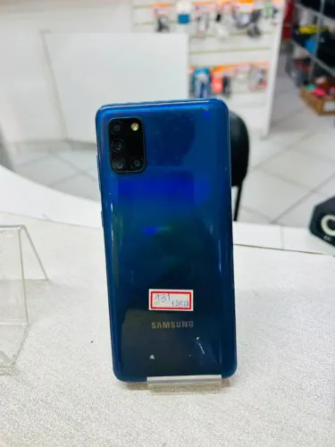 Samsung Galaxy A31 (SM-A315).Armazenamento: Possui 128GB