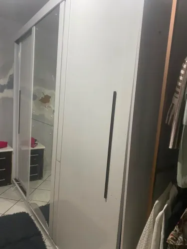 Guarda roupa grande
