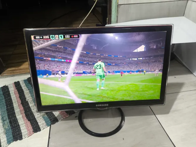 Tv Samsung 23 polegadas já com conversor digital integrado funcionando perfeitamente 