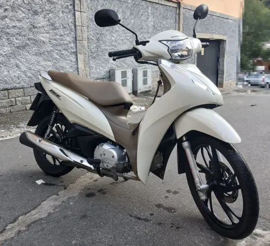 Honda Biz Flex 2023 - Impecável