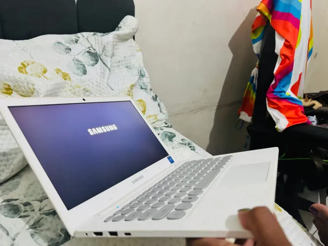 Notebook Samsung Flash F30 128gb