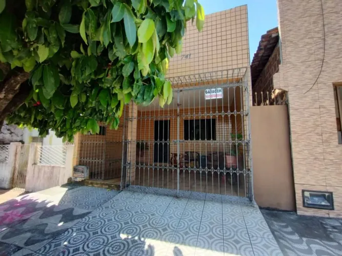 Casa com 3 dormitórios à venda, 171 m² por R$ 300.000,00 - Alecrim - Natal/RN