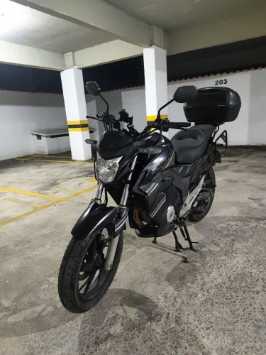 Honda CB Twister 250 (2022) - Estado de Nova + Mais de R$ 2.500 em Acessórios!