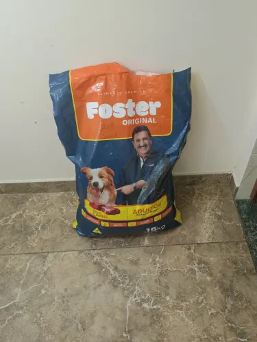 Vendo ração canina Foster (+/- 10kg),meu cachorro faleceu comprei recentemente o saco 15k