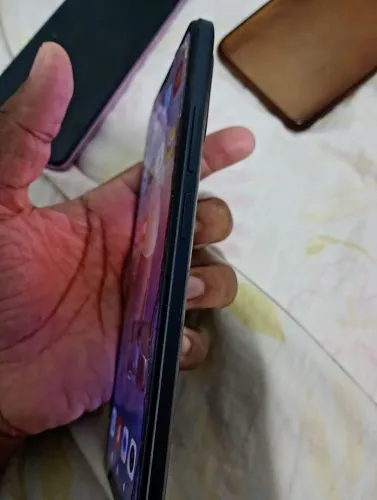 Vendo redmi 12c versão europeia com NFC (tela trincada, mas funcionando perfeitamente)