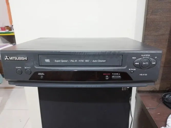 Vídeo cassete Mitsubishi