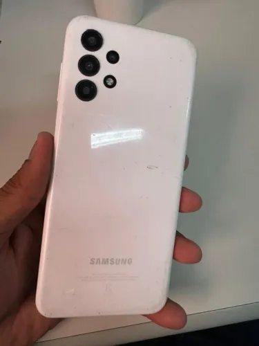 Celular no precinho 