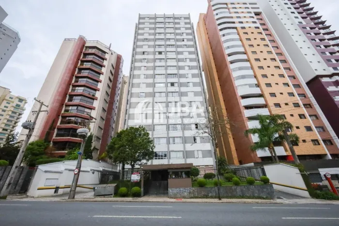 EXCELENTE APARTAMENTO COM FACE SOLAR NO JUVEVE