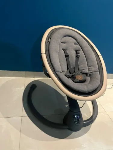 Cadeira de Descanso Bouncer Swing Cassia Beyond Grey Maxi Cosi