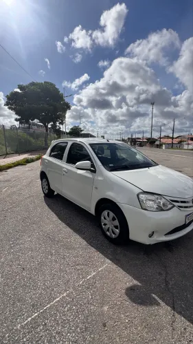 Toyota Etios X 1.3 Flex 16V 5P Mec. 2015