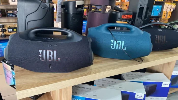 Bombox 4