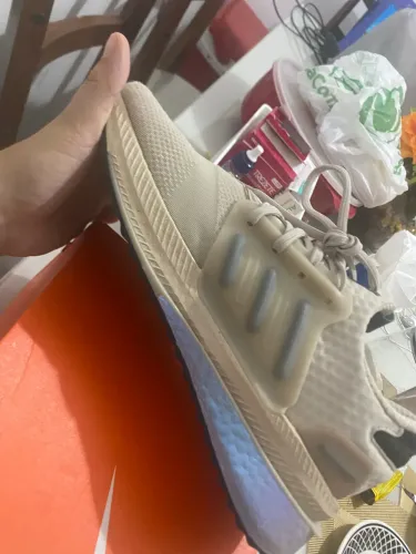 Tênis Adidas 