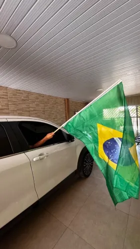 Bandeira do Brasil com Mastro - R$ 20 - Pronta Entrega